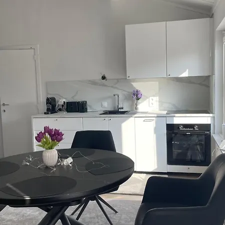 Dom wakacyjny Dune Nest 233 - Beautiful House Near - Up To 4 Guests With Garden, Parking, Wlan Bredene