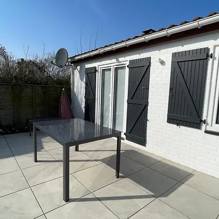 Dom wakacyjny Dune Nest 233 - Beautiful House Near - Up To 4 Guests With Garden, Parking, Wlan Bredene